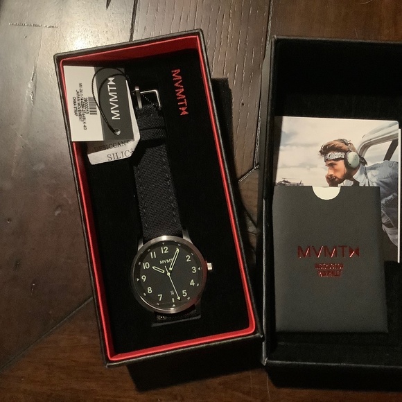 MVMT Watch- New Not worn Yet - Picture 1 of 8